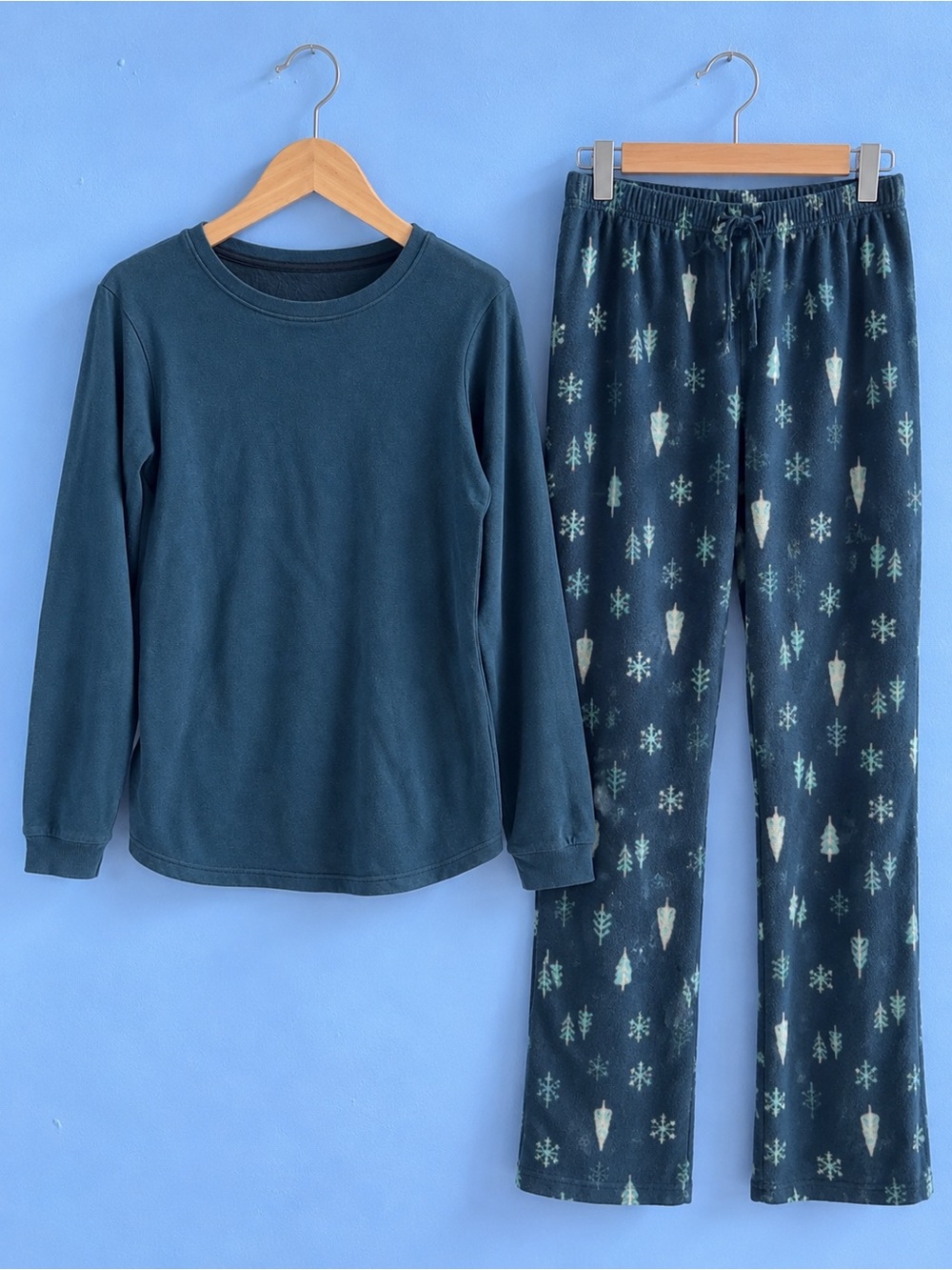 Navy Blue Fleece Pajama Set - Cozy Winter Print